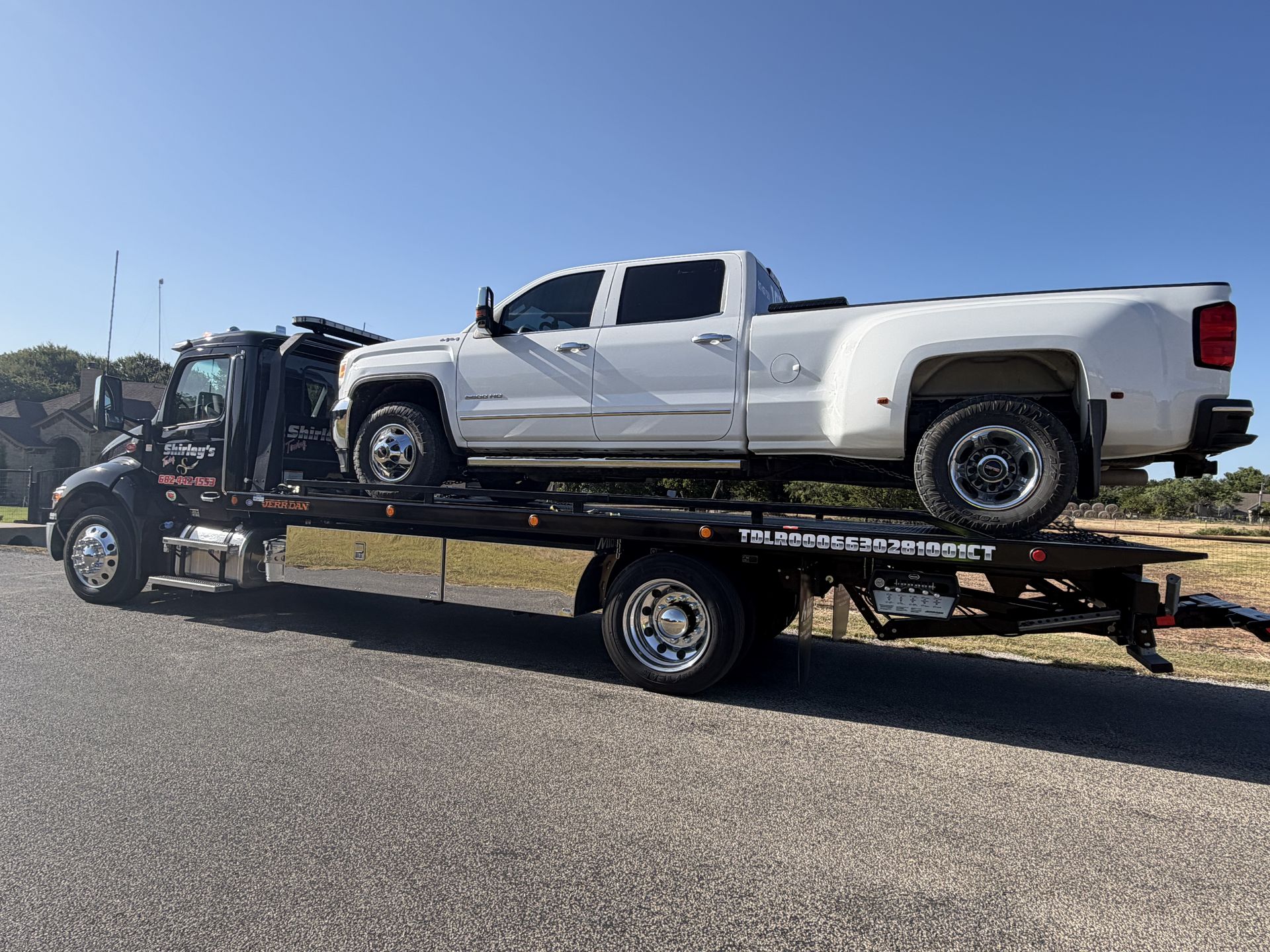 Shirleys Towing gallery photo